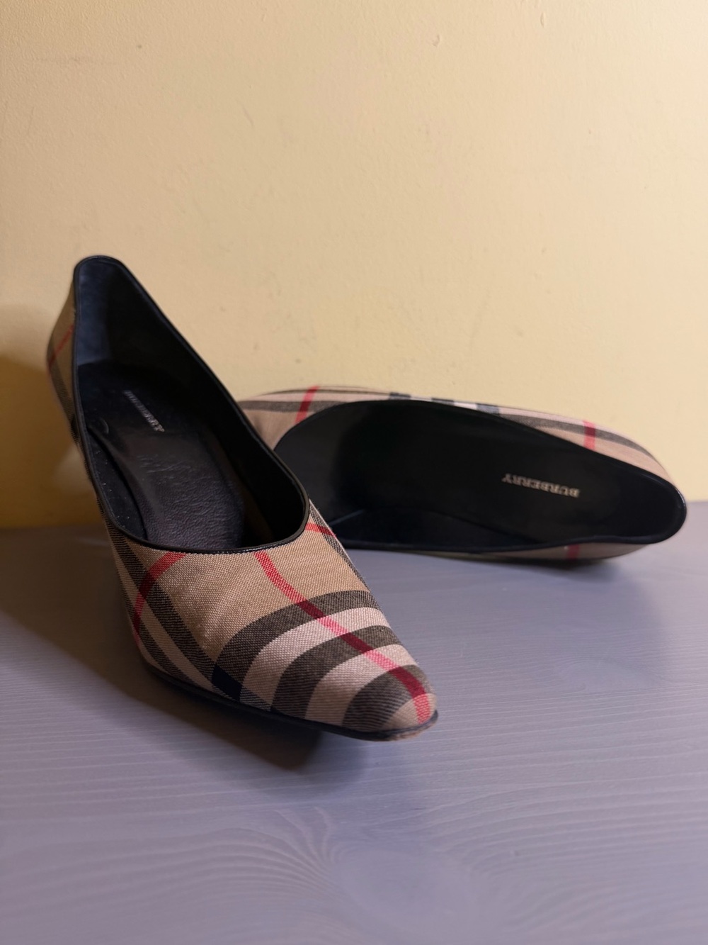 Burberry Beige Canvas Check Pointed-Toe pumps, size UK 38.5/ US 8.5